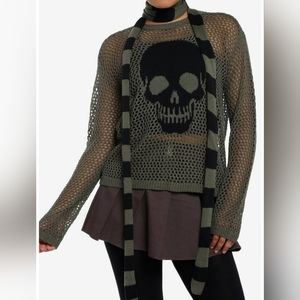 Hot topic sweater size 4x